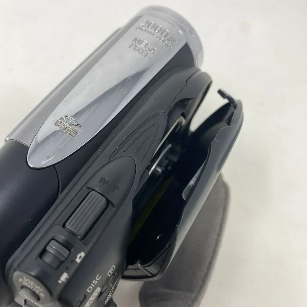 Canon DC420 Mini DVD Digital Camcorder Model 48x Advance Zoom 2000 Digital Zoom
